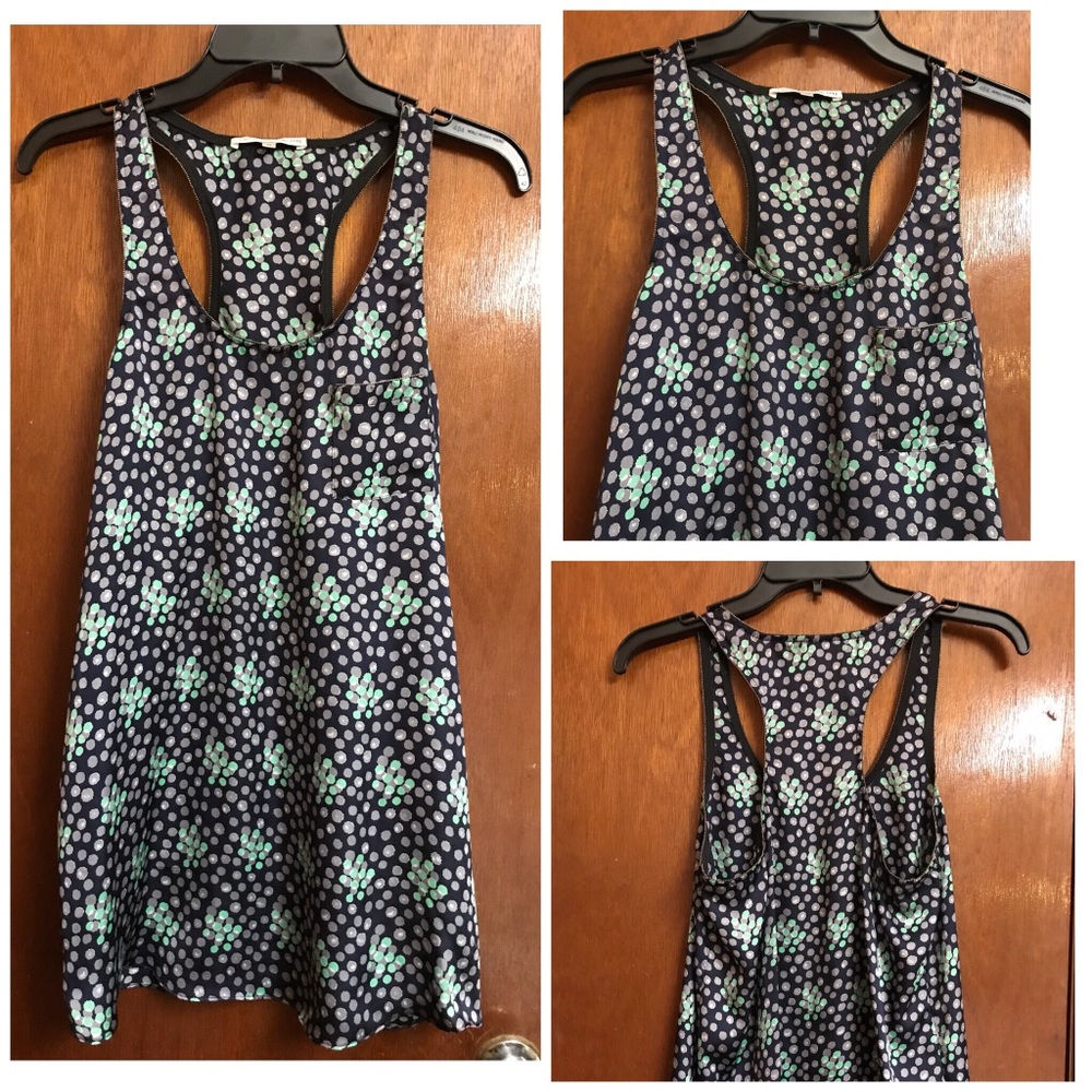 Cute tank top - Picture 1 of 5